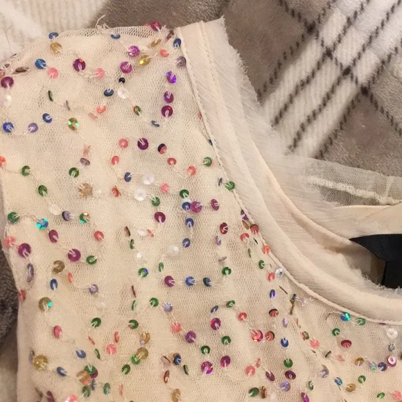 Gorgeous Rainbow Sequin Top Holiday Dazzler H&M Size XS NWT raw edge sleeves - Picture 4 of 16